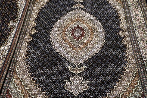 جلب توجه با کیفیت: ارتقاء استایل با خرید فرش ماشینی 6 متری ایرانی