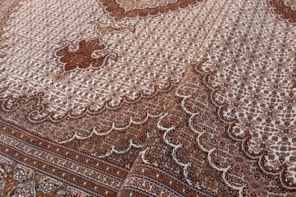 سرمایه‌گذاری هوشمند: چگونه فرش 6 متری ماشینی با قیمت مناسب را پیدا کنید؟