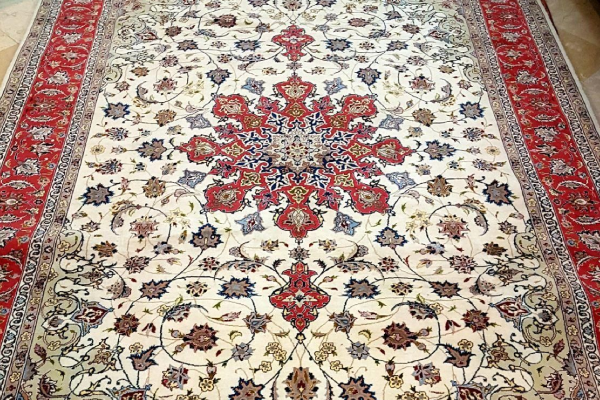 جلب زیبایی در منزل: انتخاب مناسب‌ترین طرح‌ها در فرش ایرانی 6 متری ماشینی