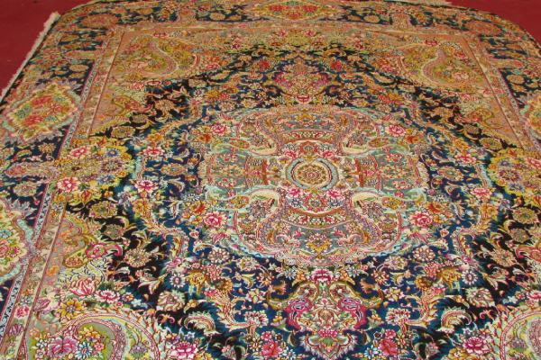 جلب توجه با زیبایی و اقتصاد: فرش دسباف 12 متری با قیمت کارخانه در دسترس شماست