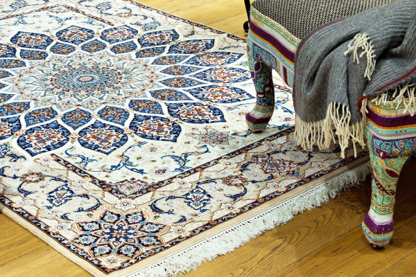 فرش ماشینی ایرانی با الگوهای هنری