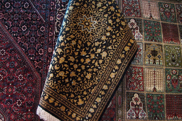 فرش ماشینی ایرانی 12متری با ترکیبات رنگارنگ و جذاب