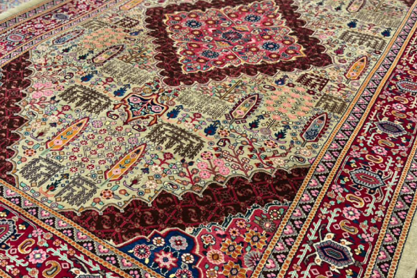 شکوه و بزرگنمایی: معرفی مشخصات استثنایی فرش دسباف 12 متری برای فضاهای بزرگ