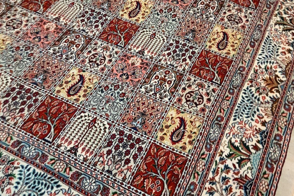 تحلیل بازار: بررسی تغییرات و الگوهای لیست قیمت فرش‌های 12 متری ماشینی