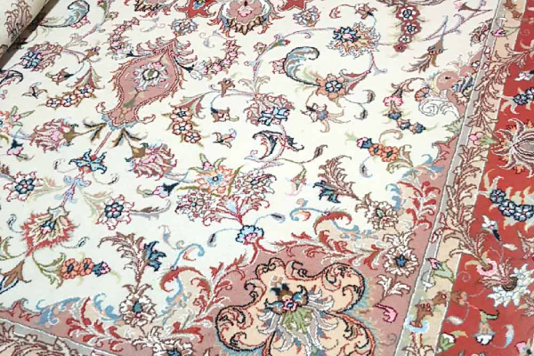 سفری به هنر ایران: چگونه خرید فرش دسباف 12 متری ایرانی به تجربه هنری تبدیل میشود؟