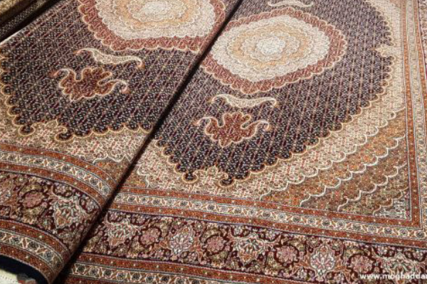 برترین انتخاب با تضمین قیمت: چگونه می‌توانید فرش دست‌باف 12 متری با بهترین قیمت را انتخاب کنید؟